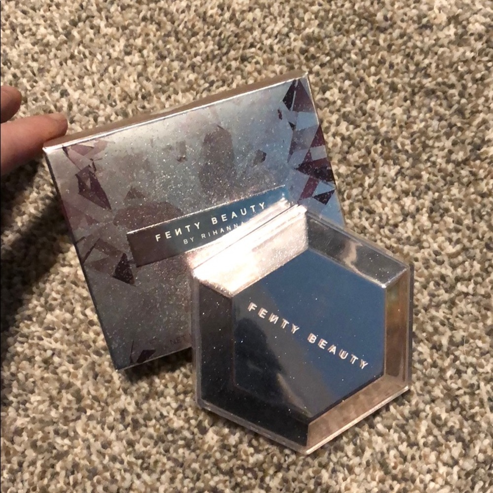 FENTY BEAUTY DIAMOND BOMB